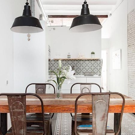 Stylish Apartment With Terrace For Couple Or Family Барселона Экстерьер фото