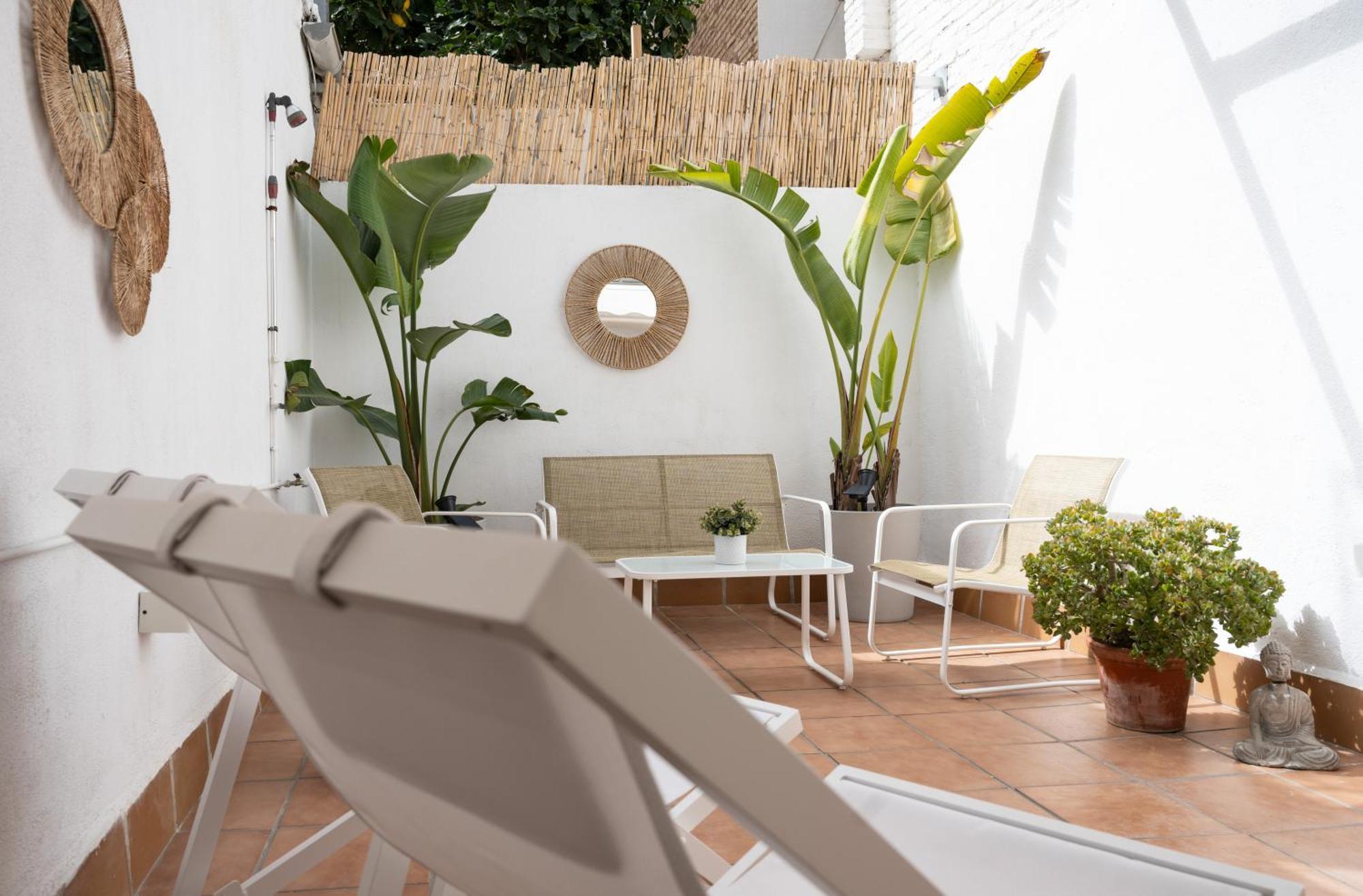 Stylish Apartment With Terrace For Couple Or Family Барселона Экстерьер фото