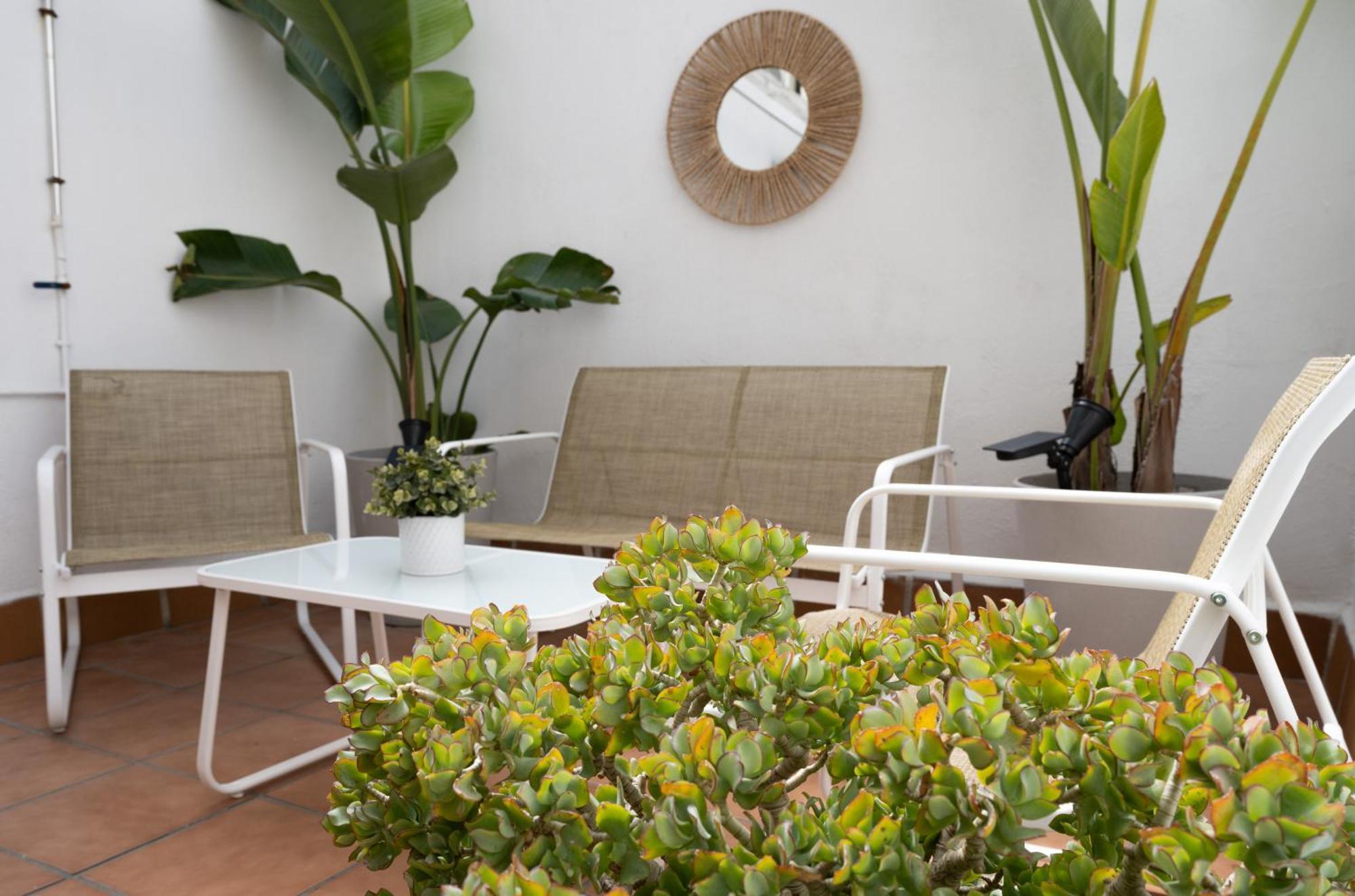 Stylish Apartment With Terrace For Couple Or Family Барселона Экстерьер фото